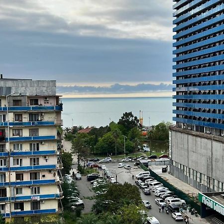 Big Flat In Batumiアパートメント エクステリア 写真