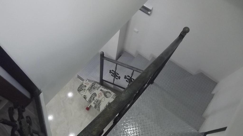 Big Flat In Batumiアパートメント エクステリア 写真
