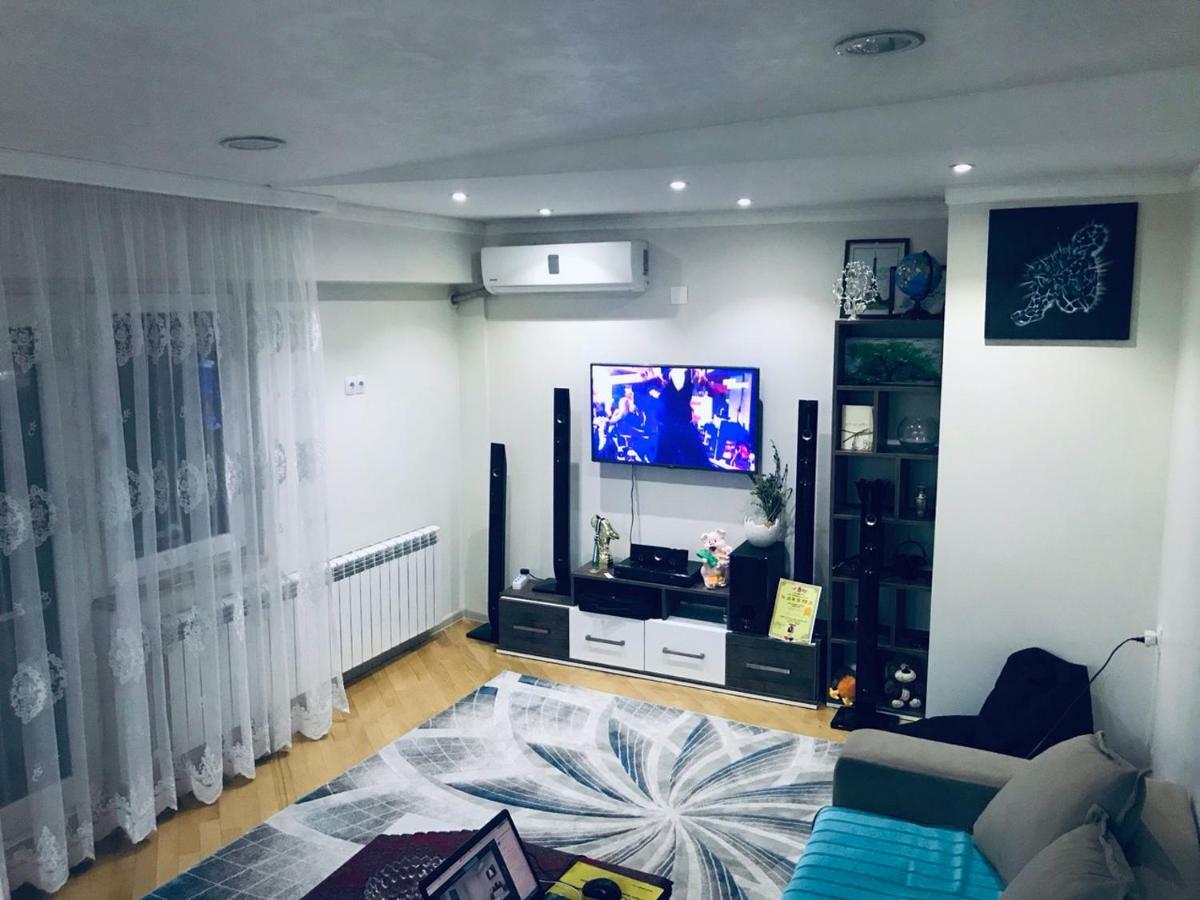 Big Flat In Batumiアパートメント エクステリア 写真